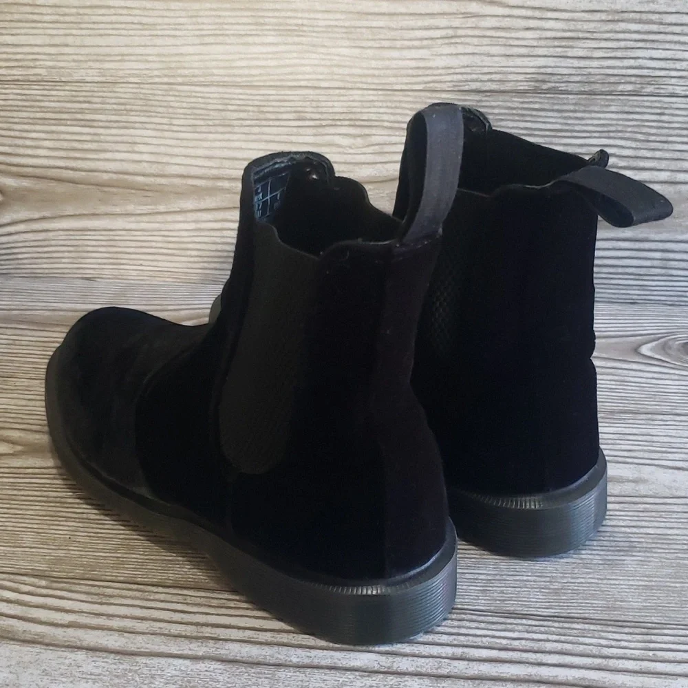 Dr. Martens Floren 6 black velvet Chealse boots for woman